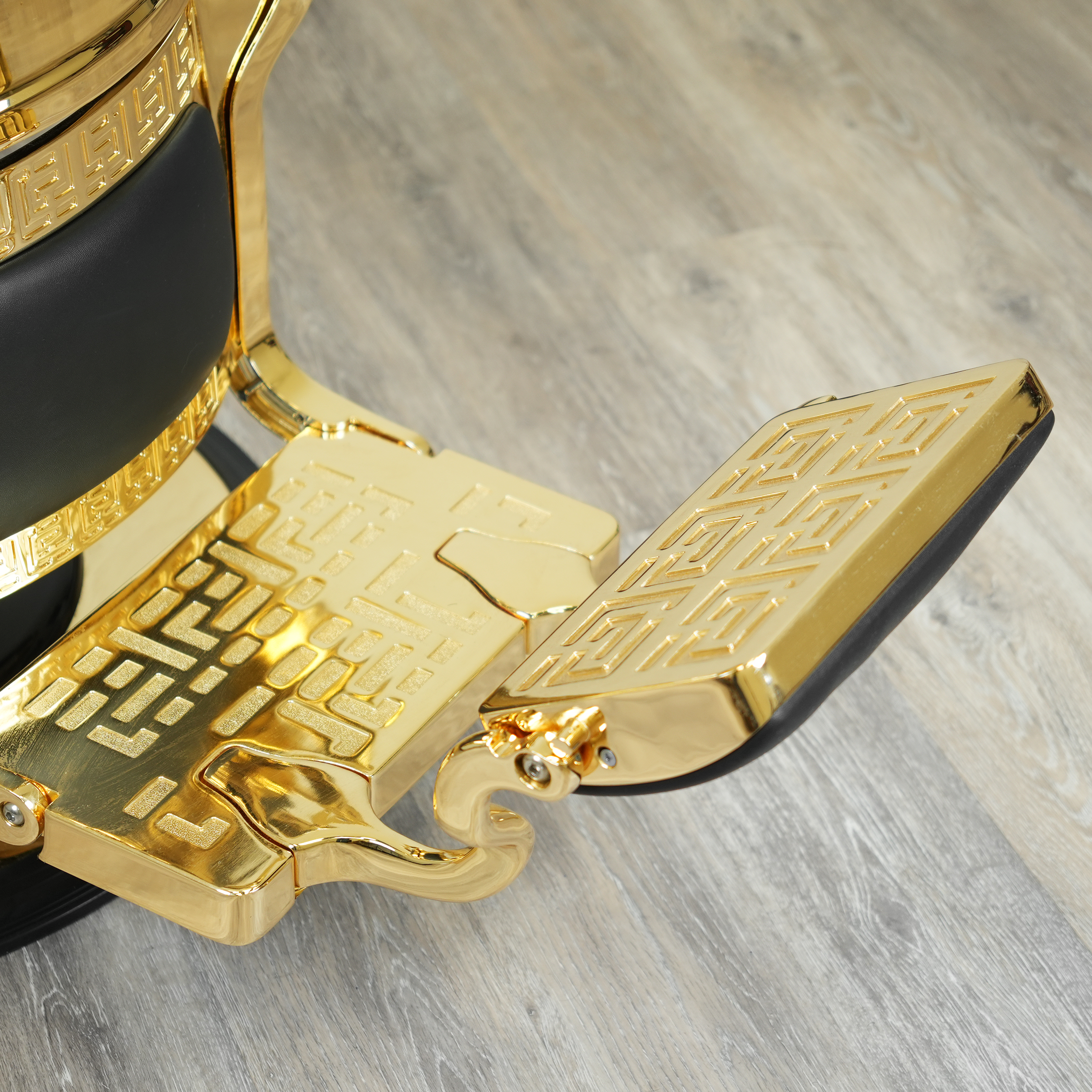 Luxor Barber Chair Gold