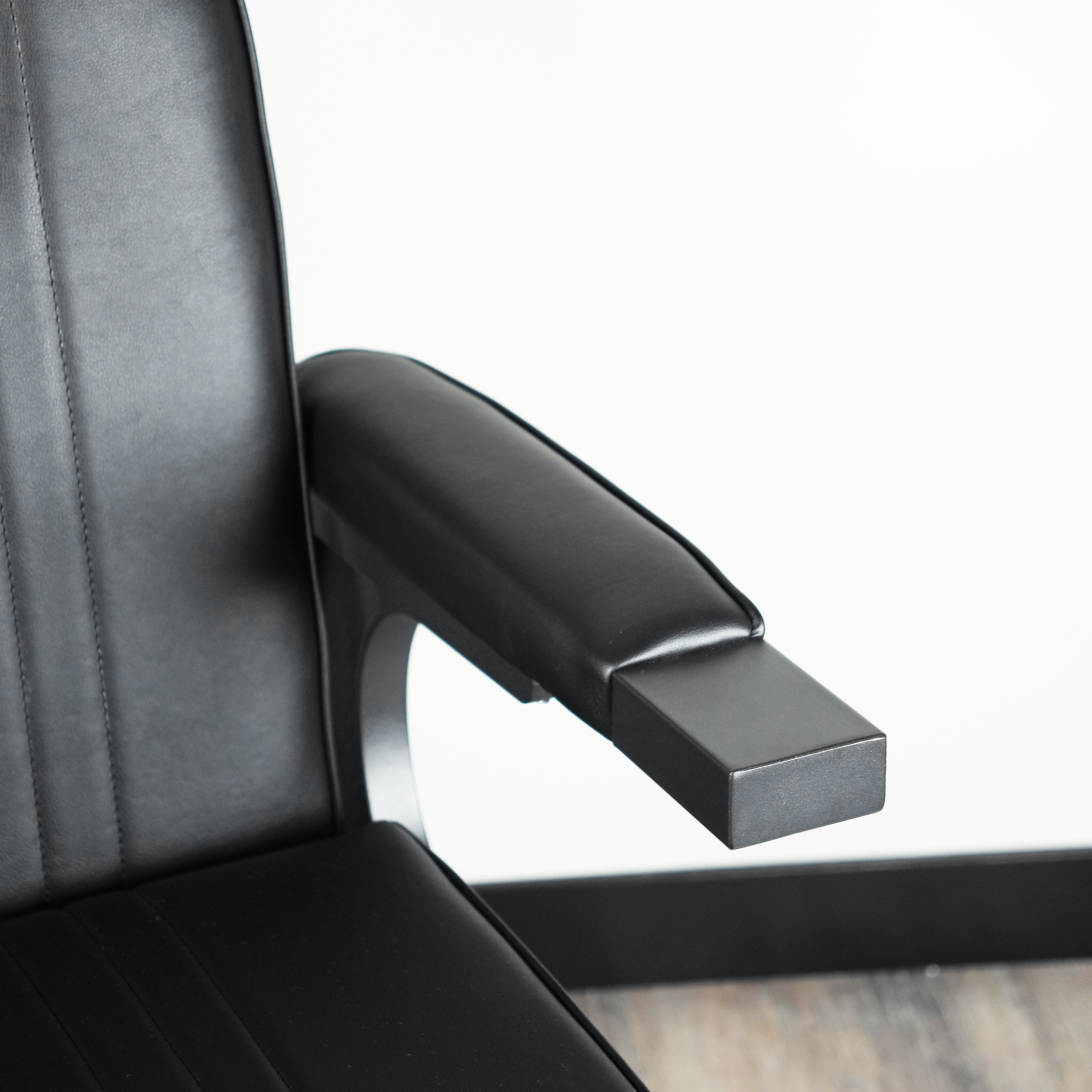 Cedrus Barber Chair - Black